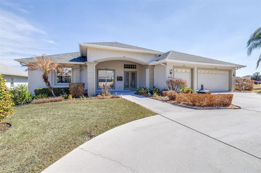 Photo of 6779 Huntington Hills Boulevard, Lakeland, FL 33810 (MLS # L4959465)