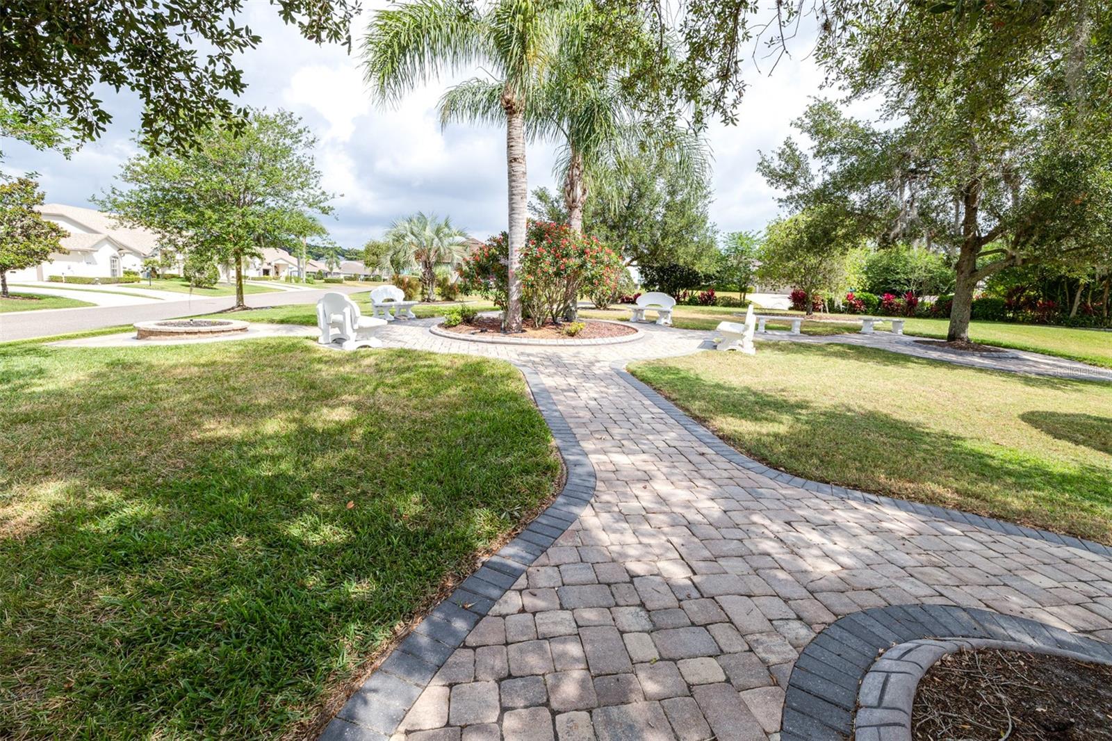 HUNTINGTON HILLS - Residential