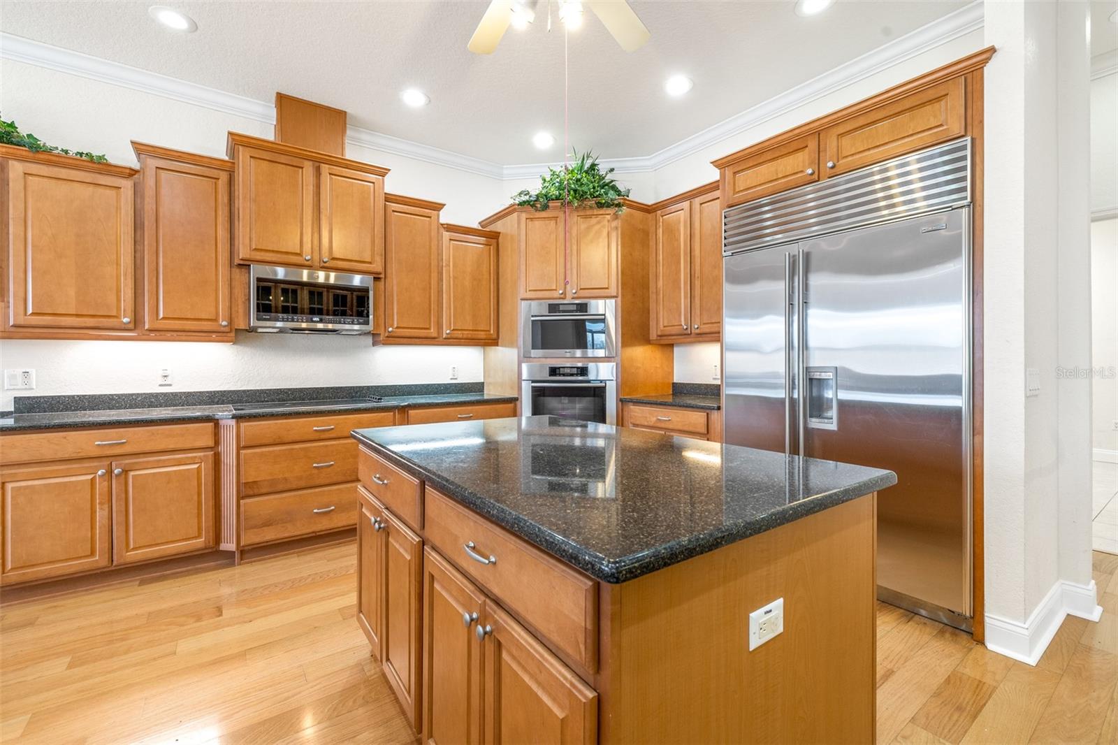 HUNTINGTON HILLS - Residential