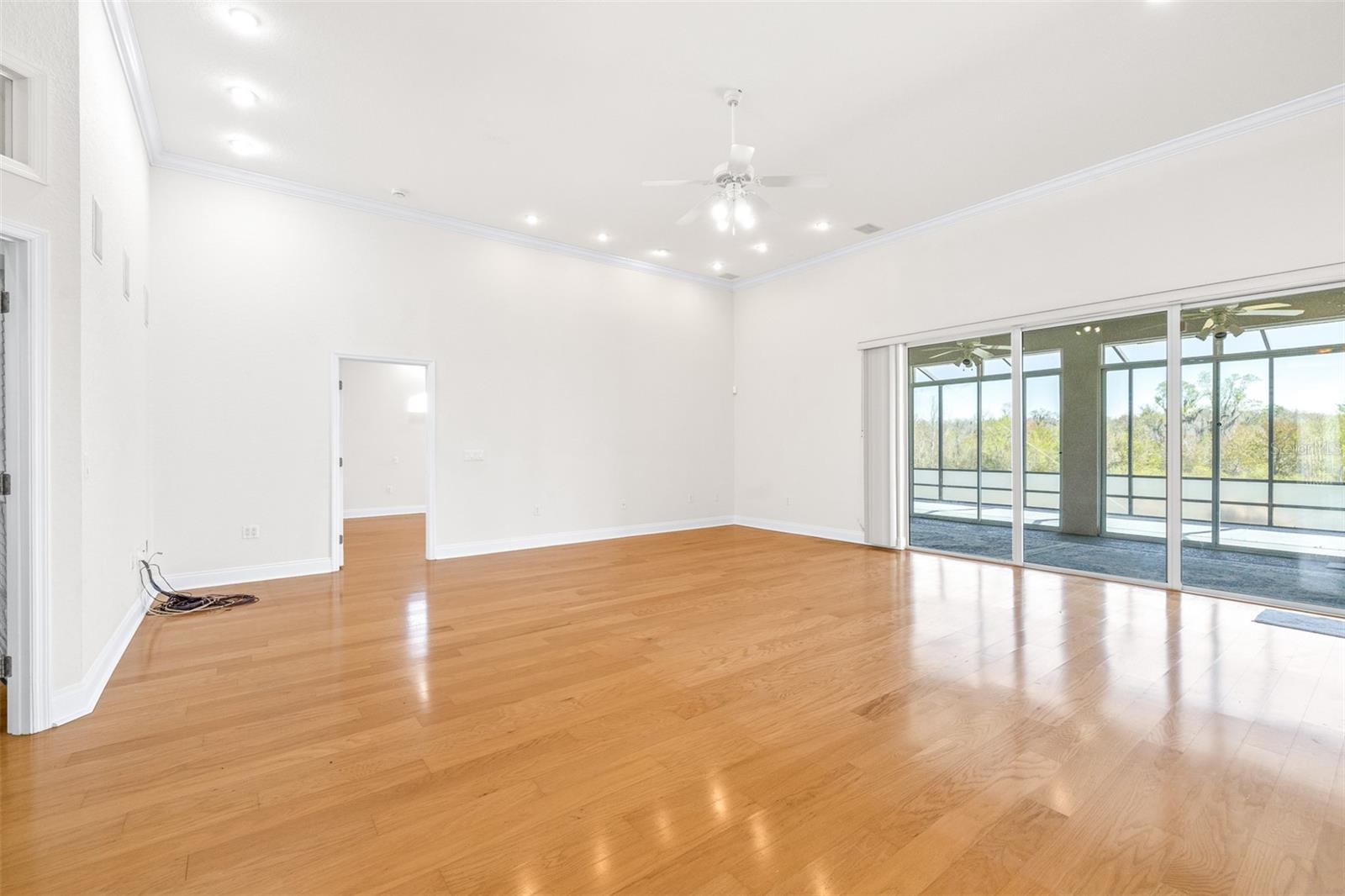 HUNTINGTON HILLS - Residential