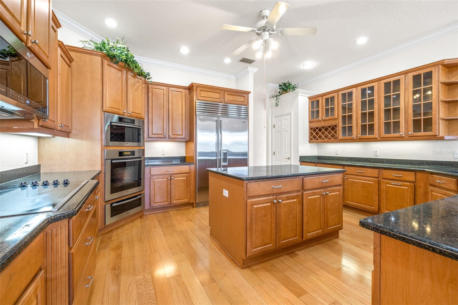 HUNTINGTON HILLS - Residential