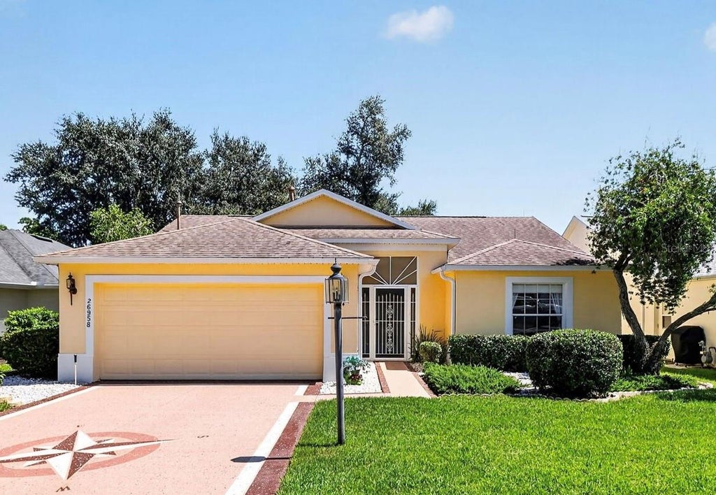 Photo of 26958 Honeymoon Avenue, Leesburg, FL 34748 (MLS # G5117764)
