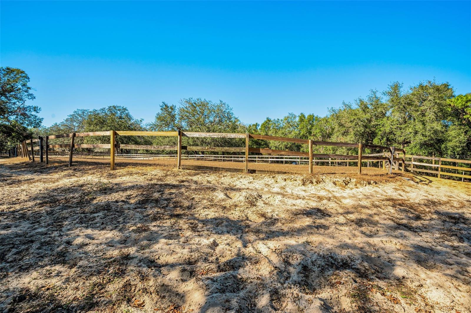 TRILBY TRAILS - Land