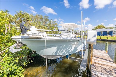 A home in PALMETTO