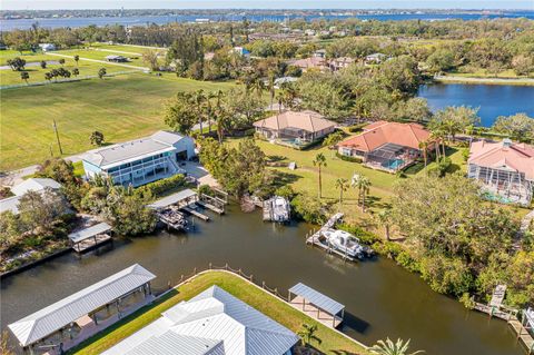 A home in PALMETTO