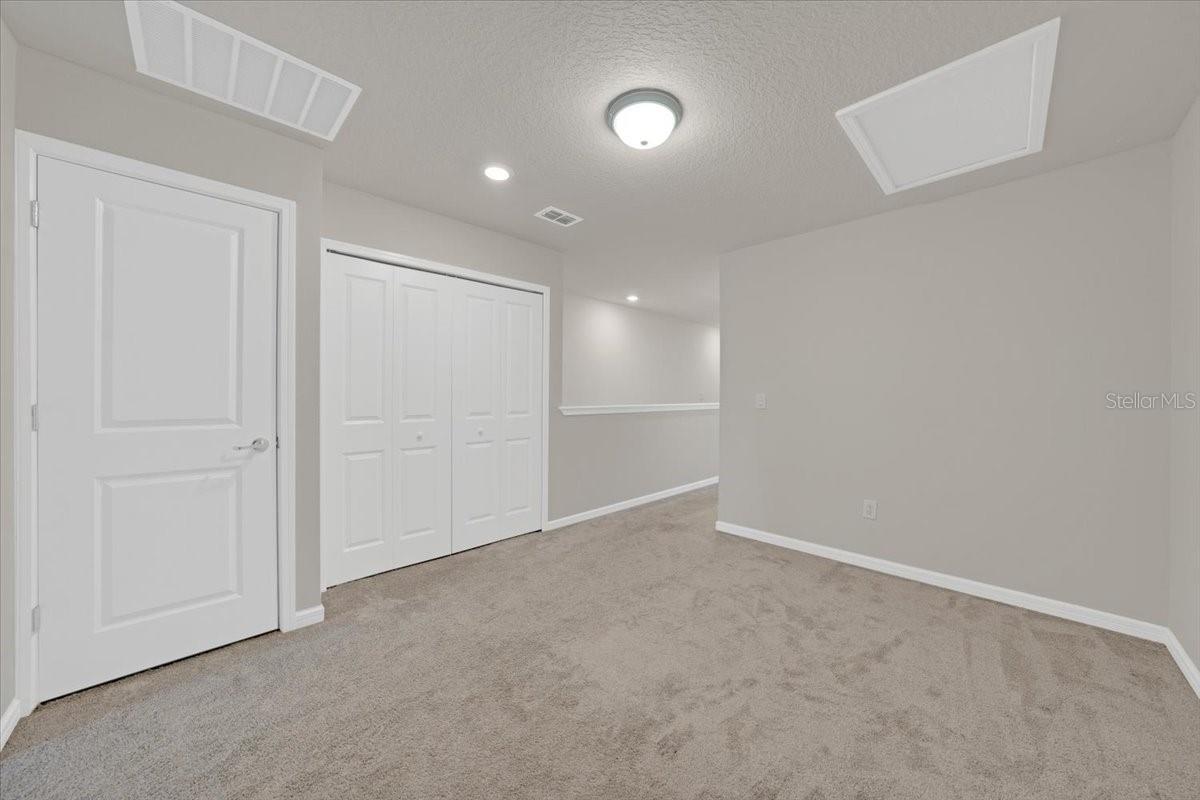 OAKSTEAD TOWNHOMES - Residential Lease