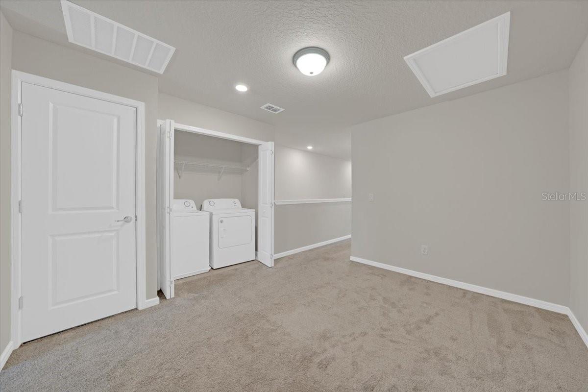 OAKSTEAD TOWNHOMES - Residential Lease