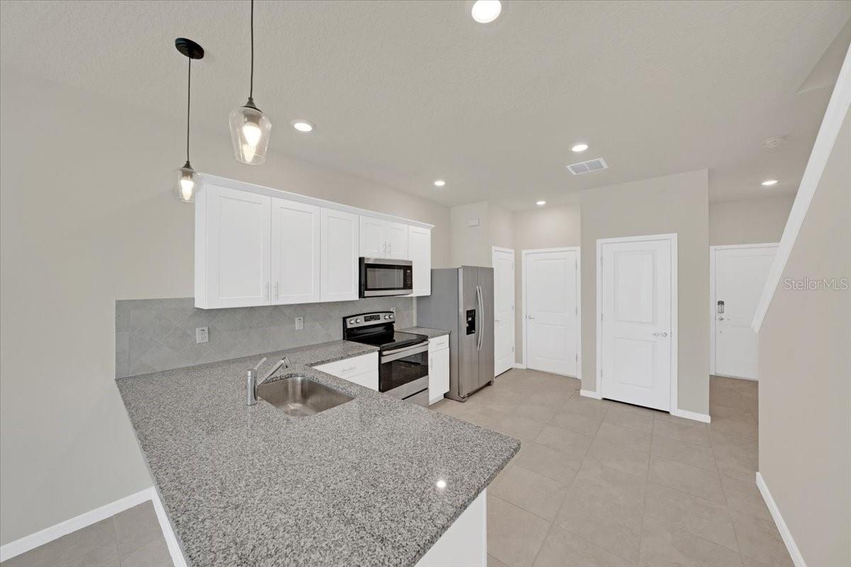 OAKSTEAD TOWNHOMES - Residential Lease