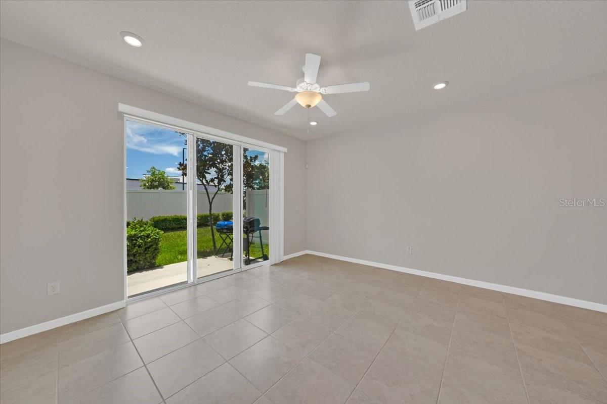 OAKSTEAD TOWNHOMES - Residential Lease