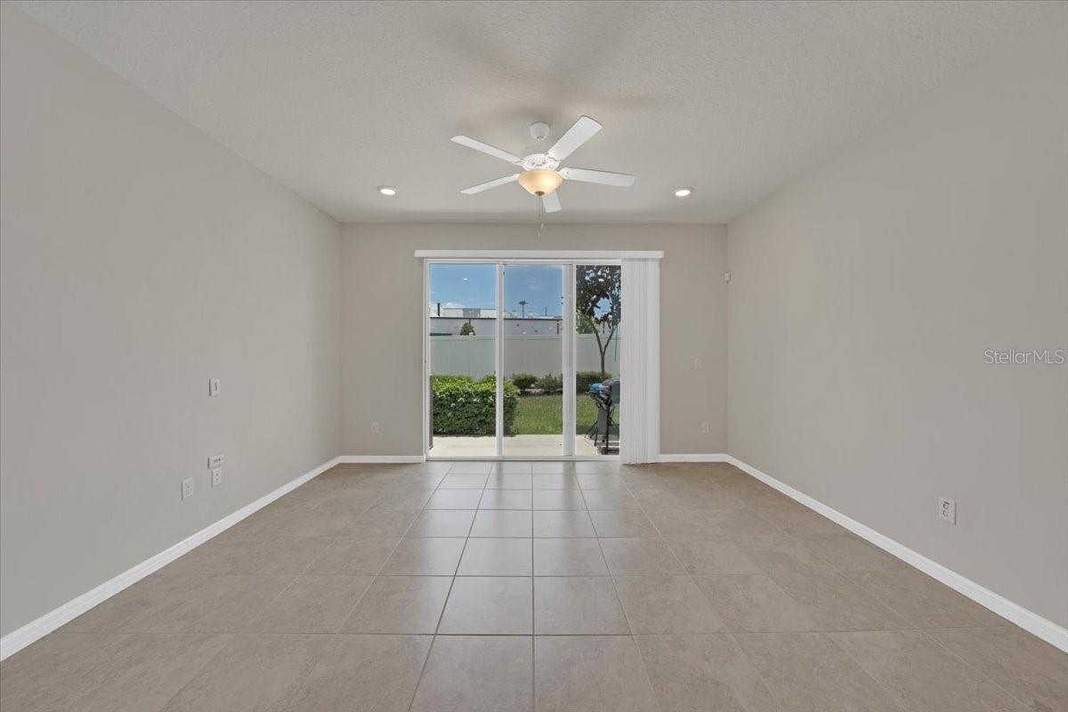 OAKSTEAD TOWNHOMES - Residential Lease