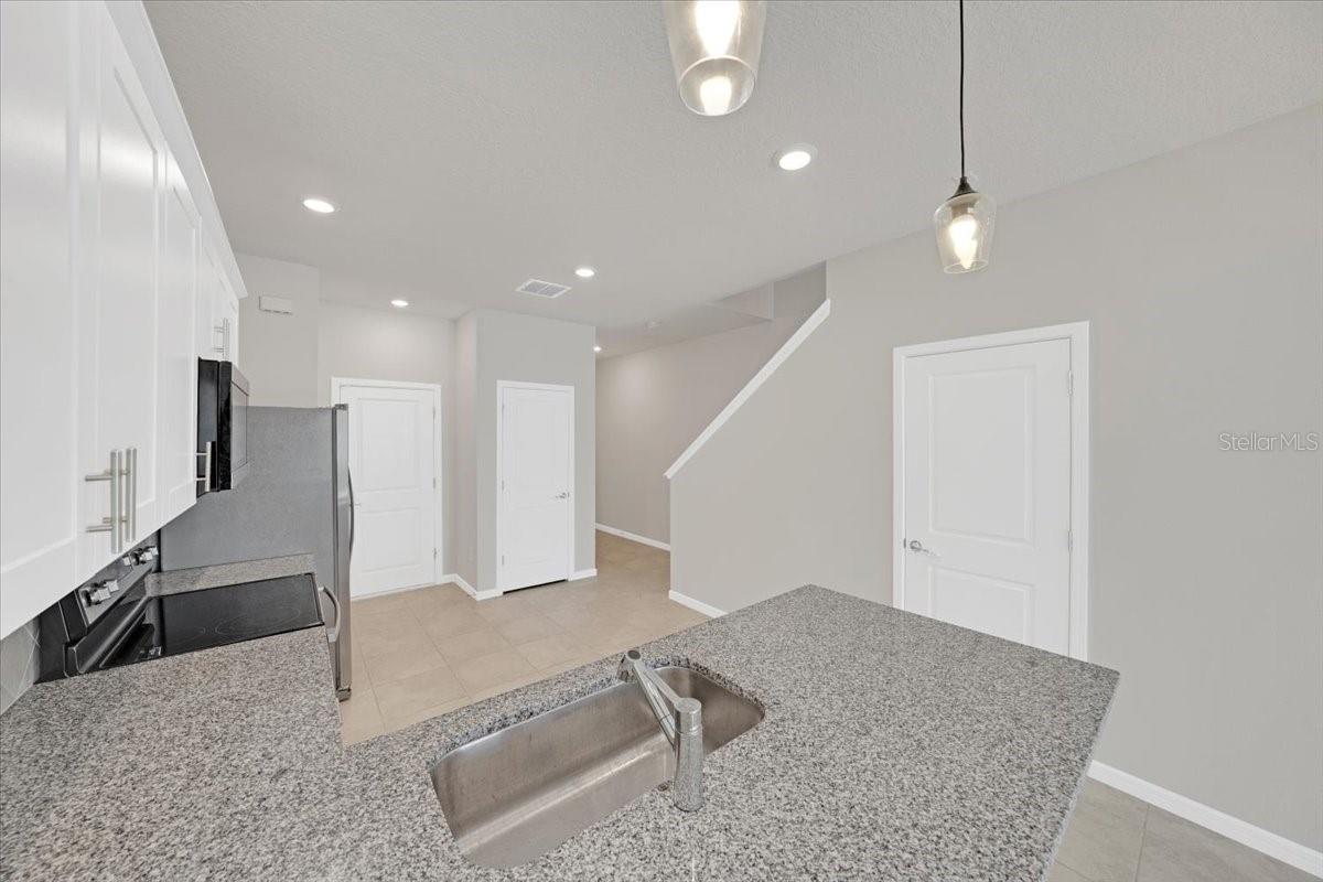 OAKSTEAD TOWNHOMES - Residential Lease