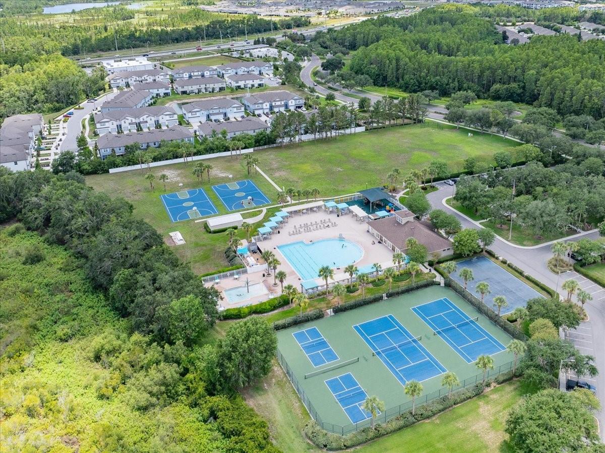 OAKSTEAD TOWNHOMES - Residential Lease