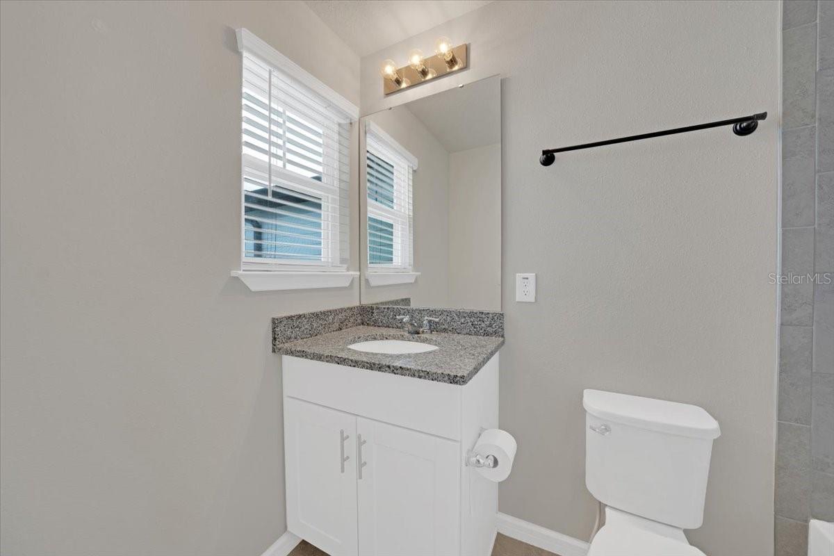 OAKSTEAD TOWNHOMES - Residential Lease