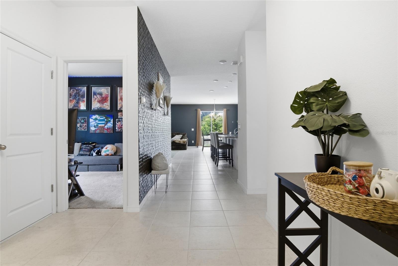 LINCOLN OAKS - Residential