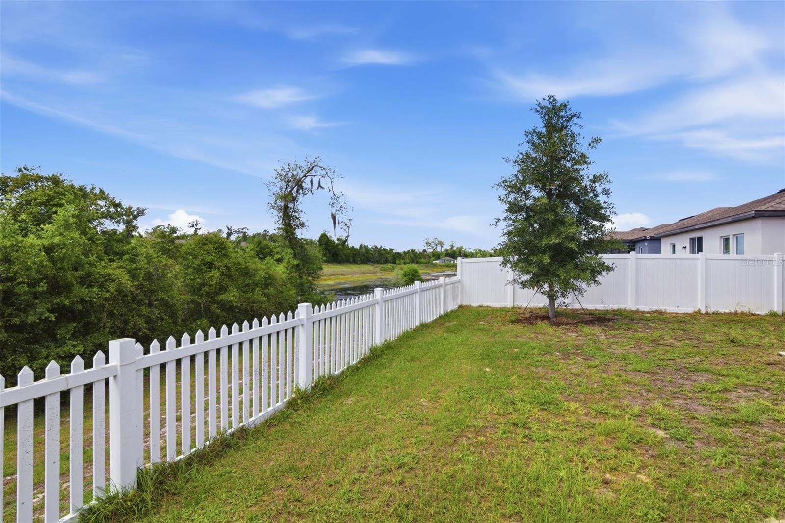 LINCOLN OAKS - Residential