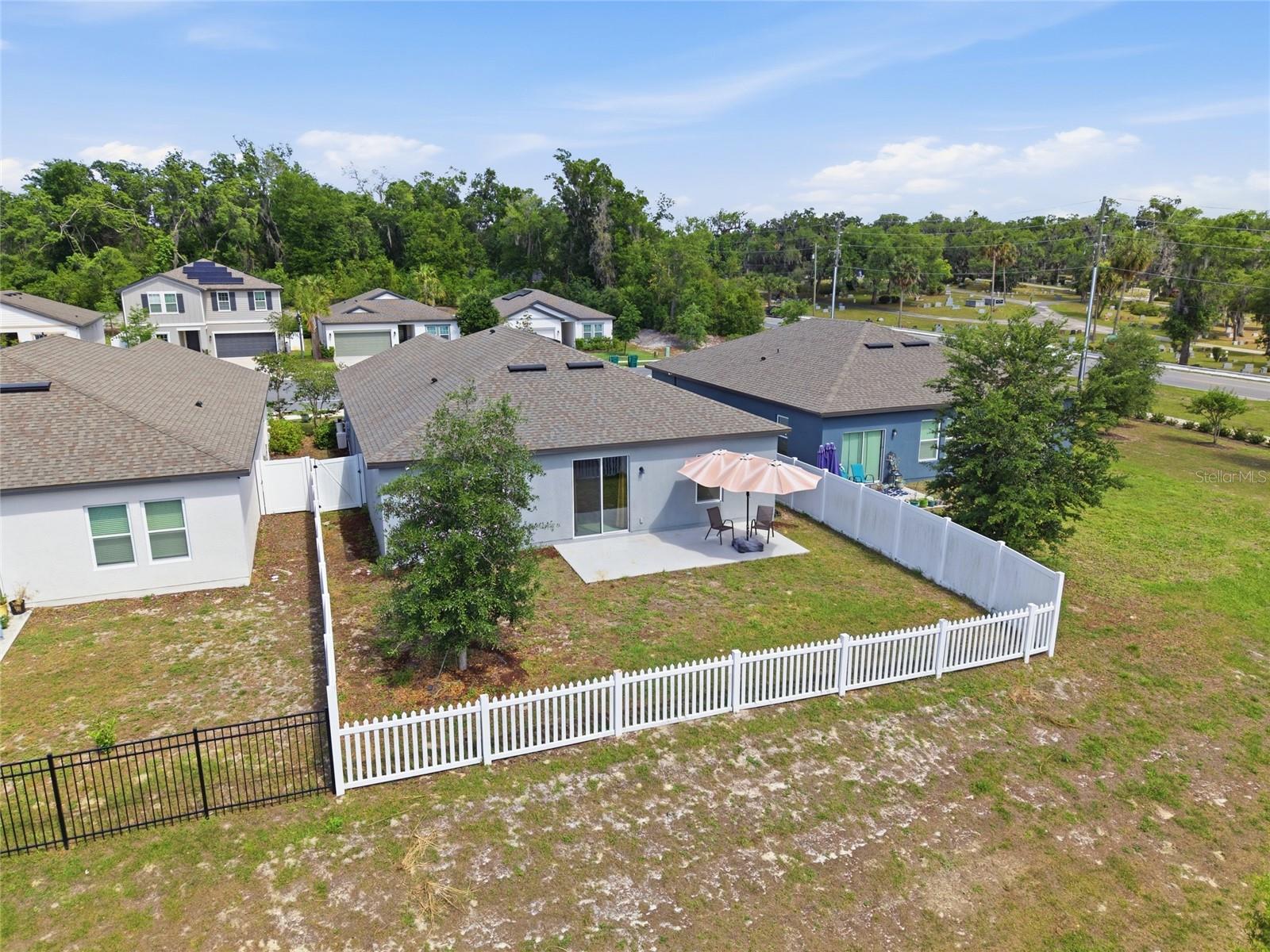 LINCOLN OAKS - Residential
