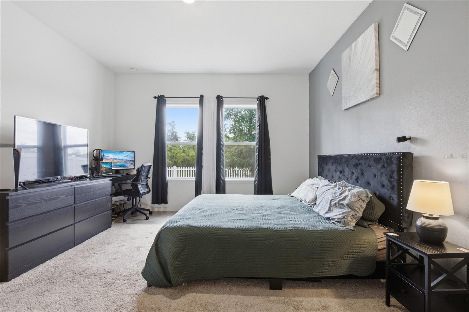 LINCOLN OAKS - Residential
