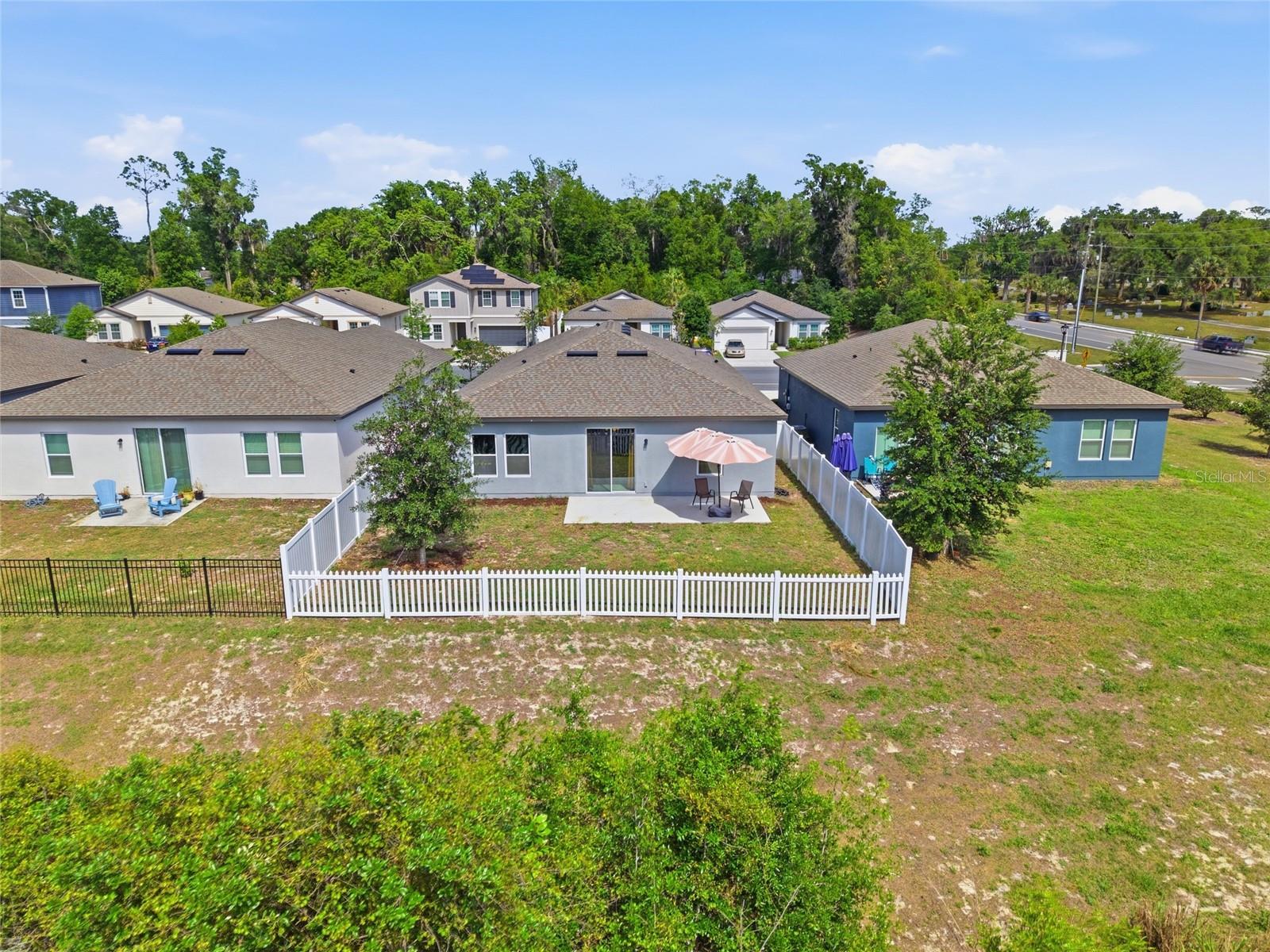 LINCOLN OAKS - Residential