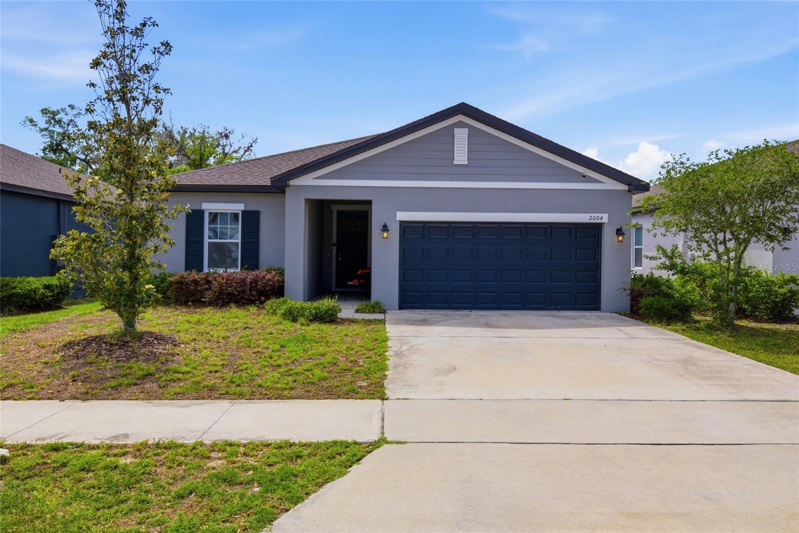 LINCOLN OAKS - Residential