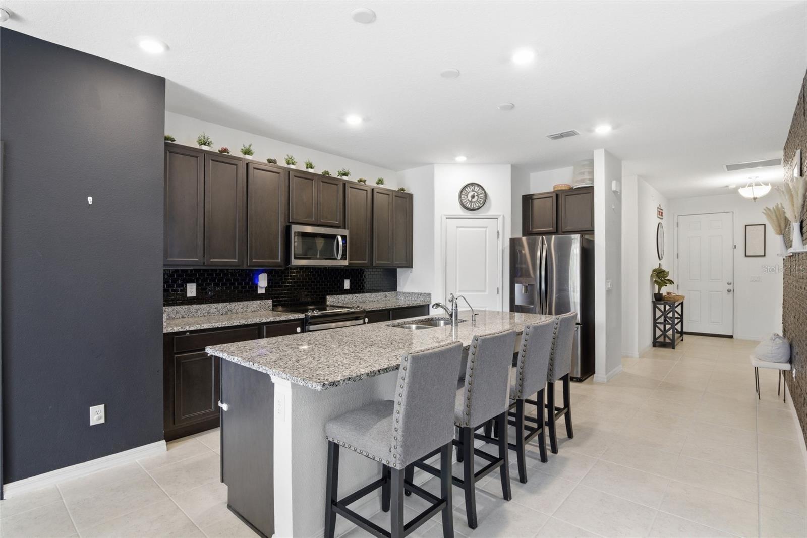 LINCOLN OAKS - Residential