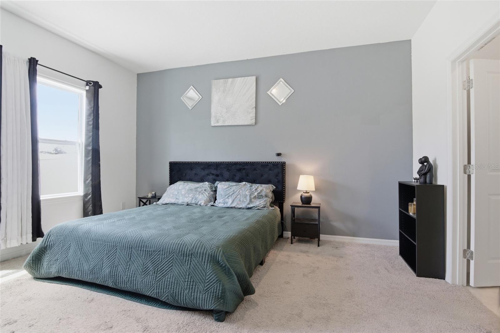 LINCOLN OAKS - Residential
