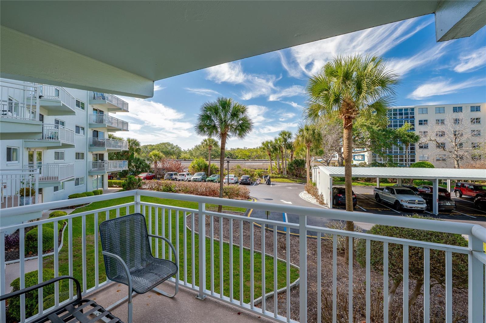 RIVER PLACE 01 HUNDRED CONDO - Residential