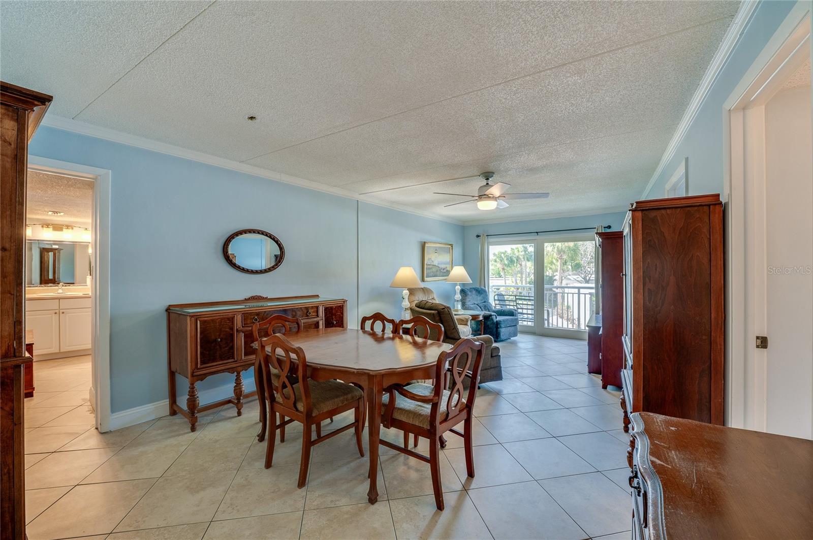 RIVER PLACE 01 HUNDRED CONDO - Residential