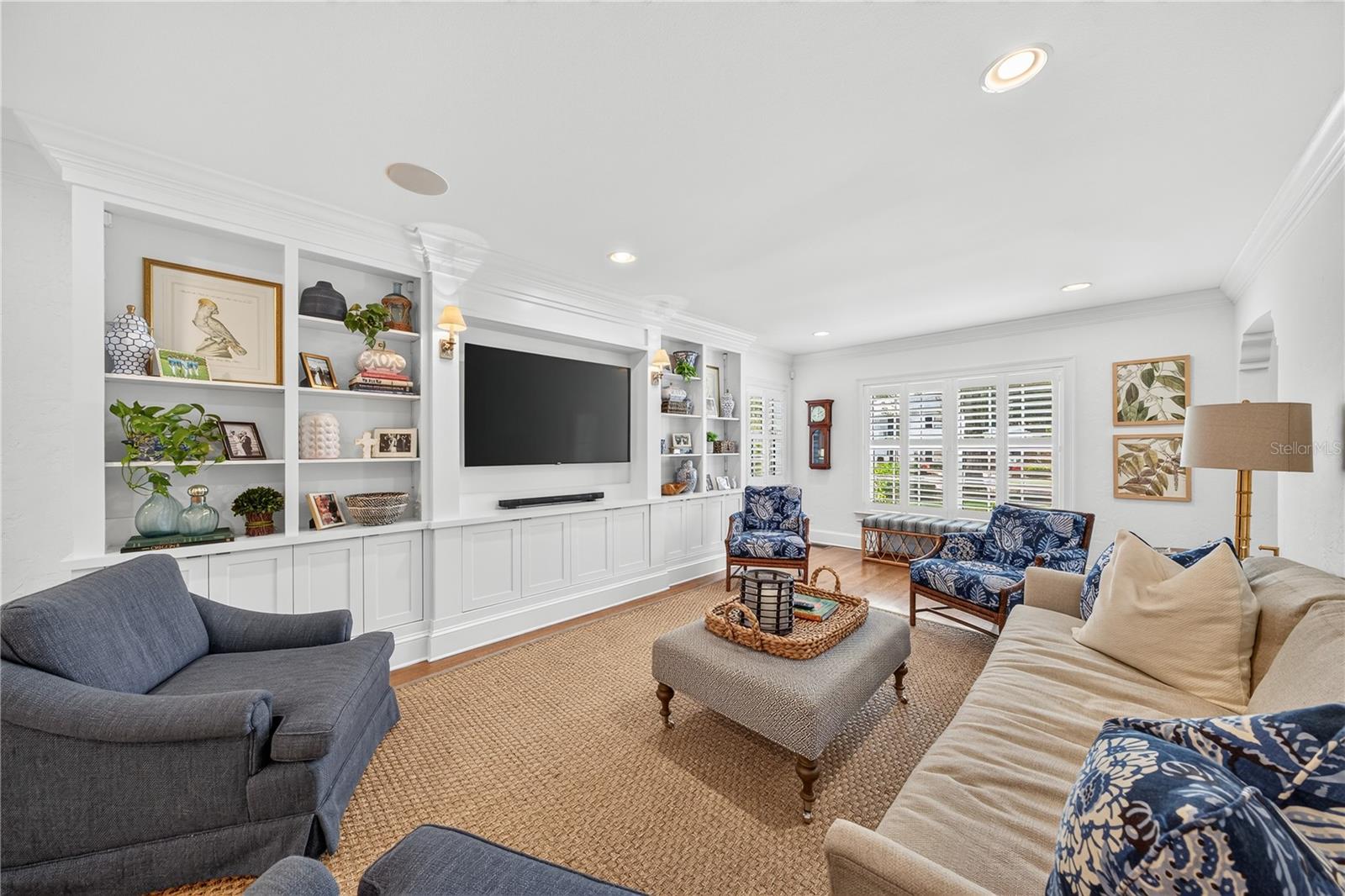 1137 COUNTRY CLUB DRIVE