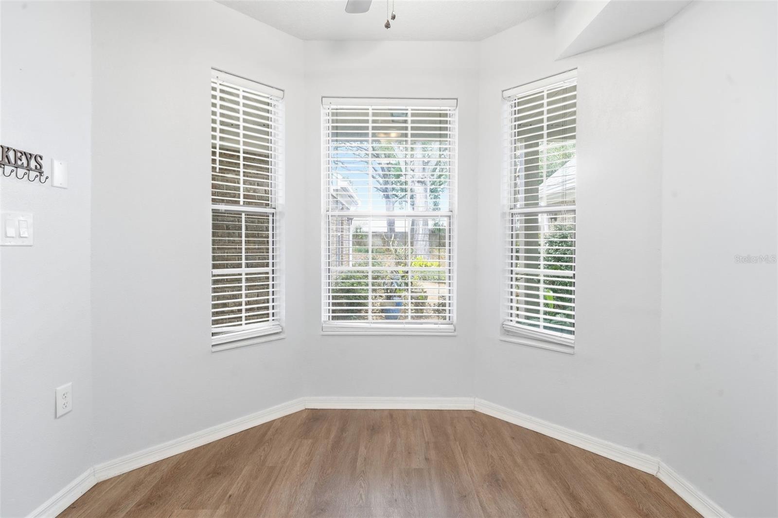 COACH HOMES AT MARINERS VILLAGE - Residential Lease