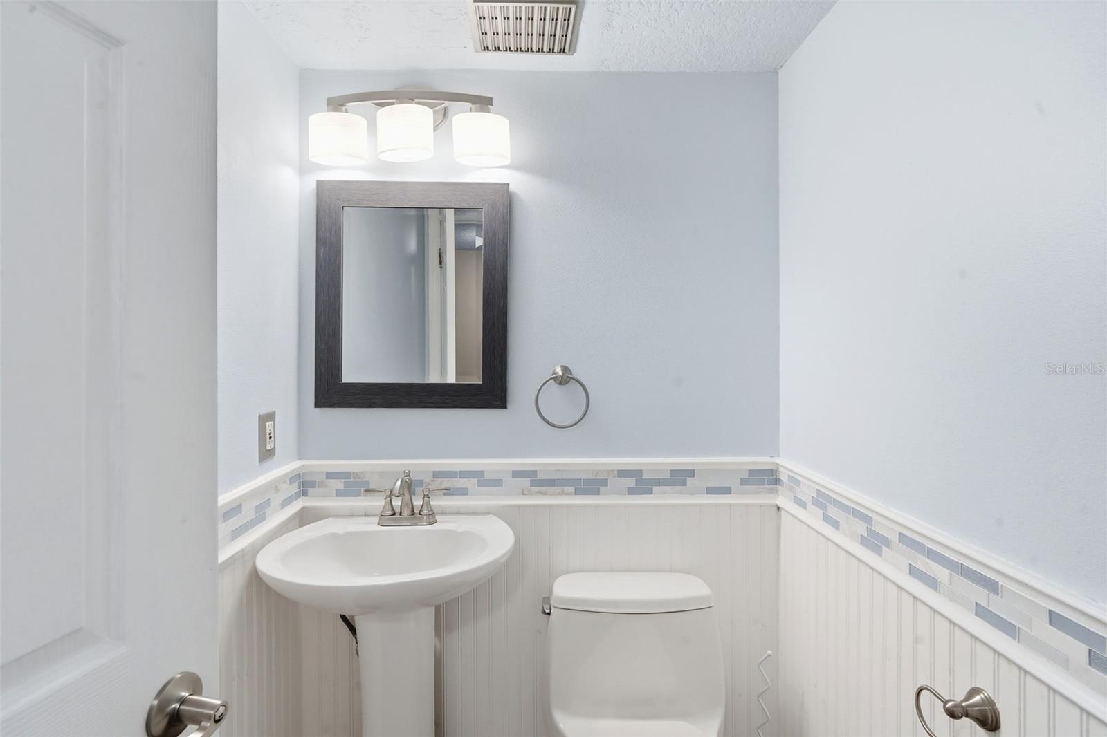 COACH HOMES AT MARINERS VILLAGE - Residential Lease