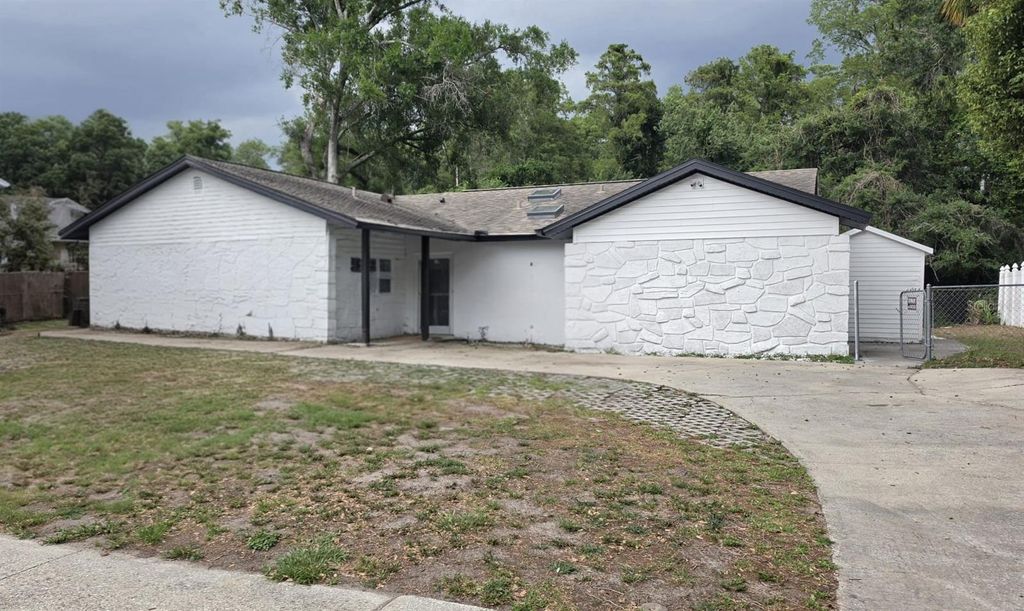Photo of 3129 W Paris Street, Tampa, FL 33614 (MLS # TB8510329)