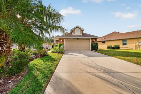 Tiny photo for 2009 Bayside Avenue, Mount Dora, FL 32757 (MLS # G5118466)