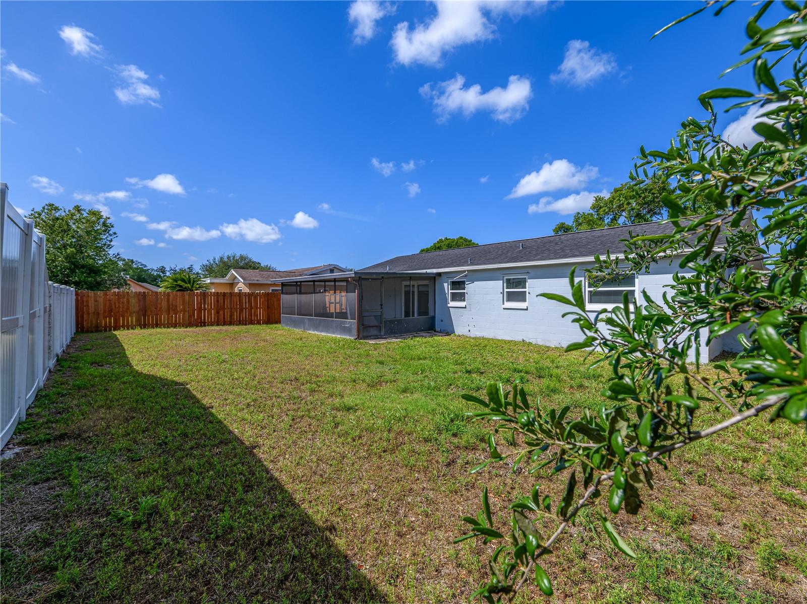 HENDERSON ROAD SUB UNI - Residential Lease