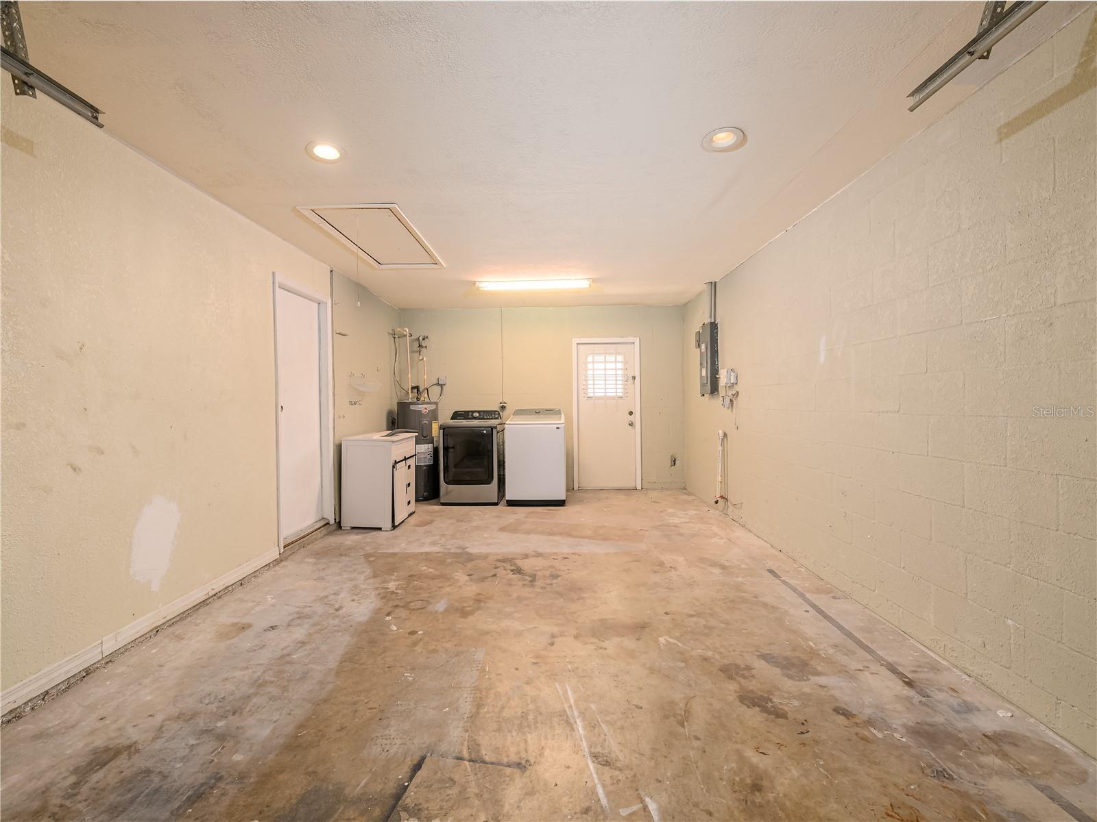 HENDERSON ROAD SUB UNI - Residential Lease