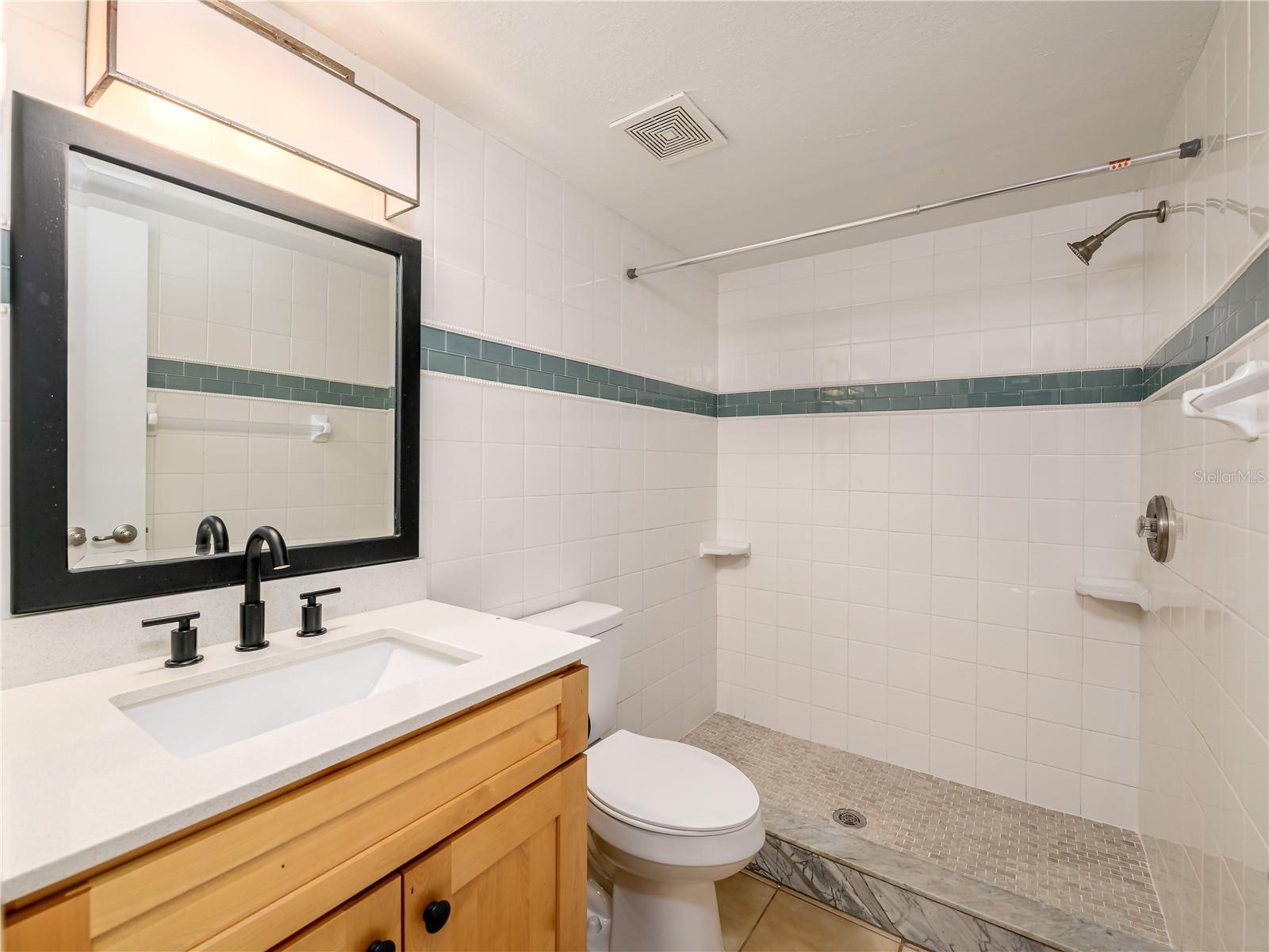 HENDERSON ROAD SUB UNI - Residential Lease