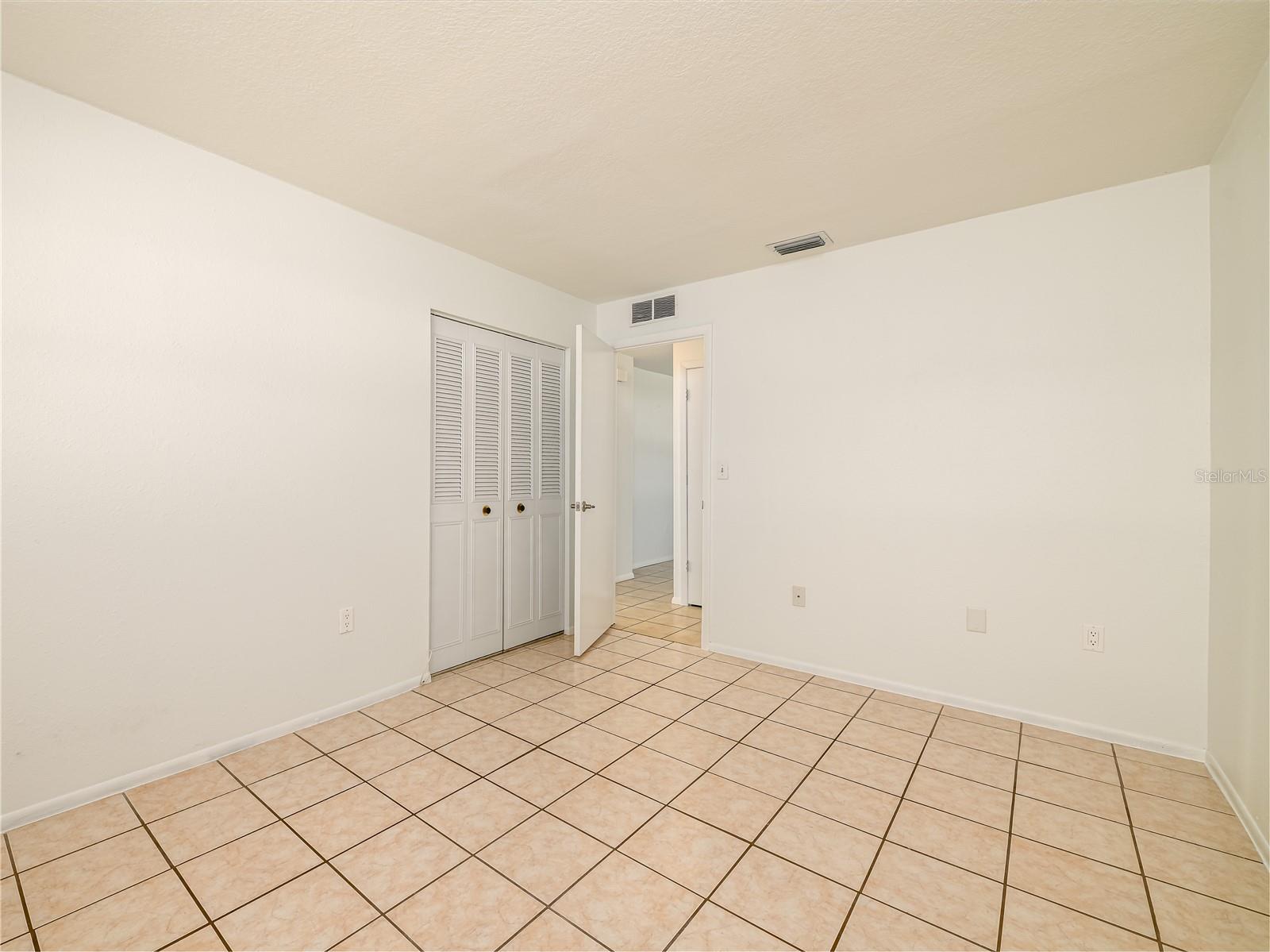 HENDERSON ROAD SUB UNI - Residential Lease