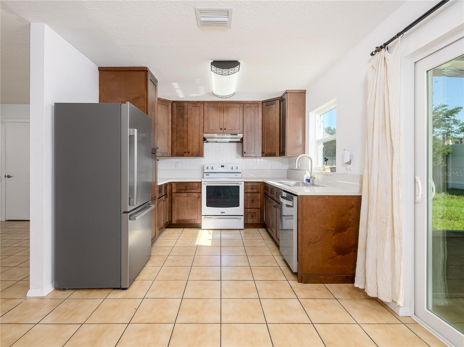 HENDERSON ROAD SUB UNI - Residential Lease