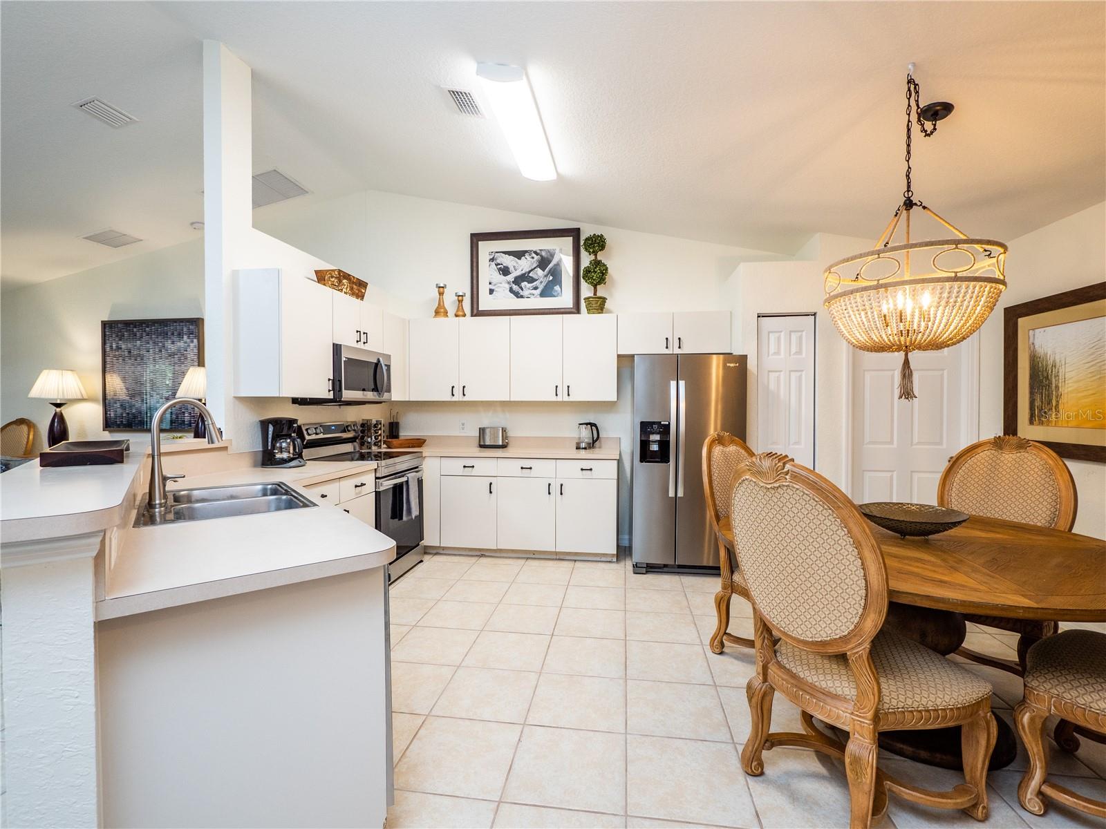 OCALA PARK ESTATE - Residential Lease