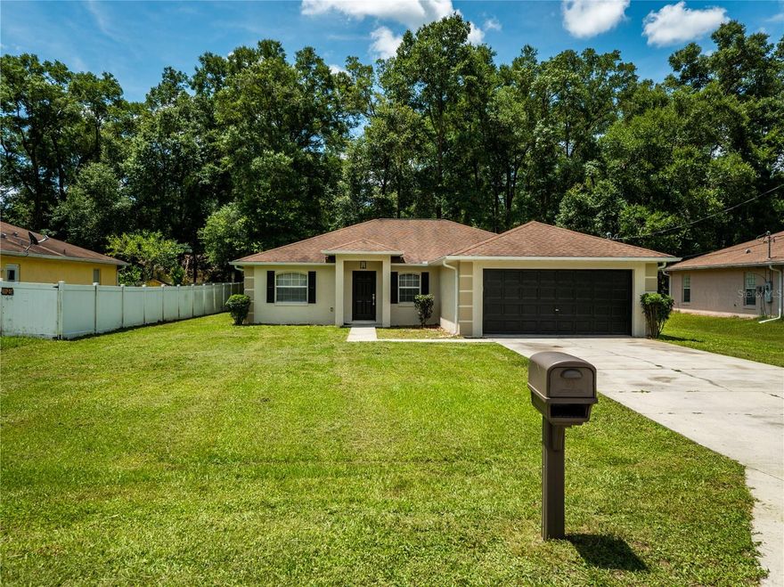 Our charming 3-bedroom single story nestled amid the serene suburbs of northern Ocala. This picturesque urban retreat is perfect for those who want to relax and experience an elevated lifestyle. Inside the house, an impressive and spacious layout awaits you. 3 bedroom, 2 bathroom, double car garage. Close to the World Equestrian Center, Shopping and restaurants. Furnished or Unfurnished.