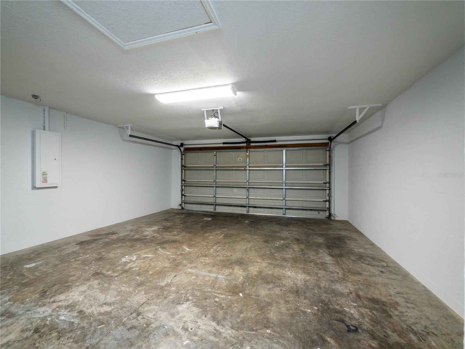 OCALA PARK ESTATE - Residential Lease