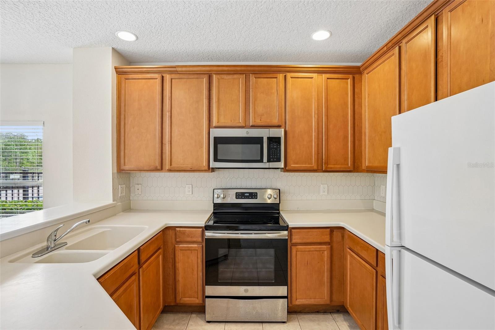 VICTORIA PINES CONDO - Residential