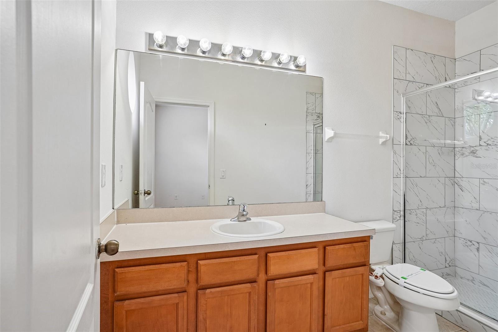 VICTORIA PINES CONDO - Residential