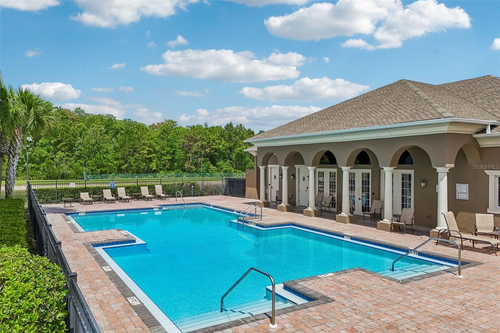 VICTORIA PINES CONDO - Residential