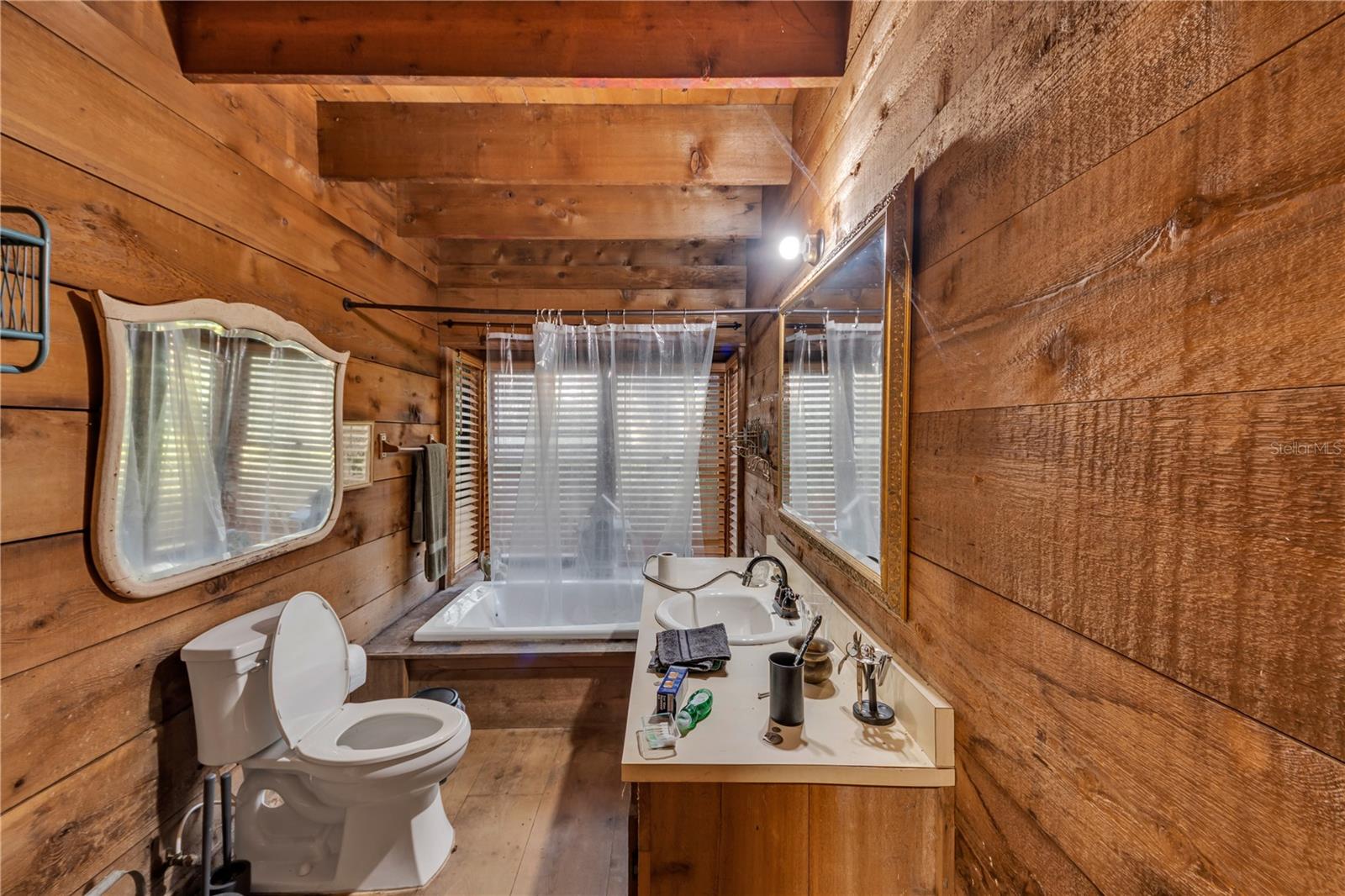 TAMPAS NORTH SIDE CNTRY CL - Residential