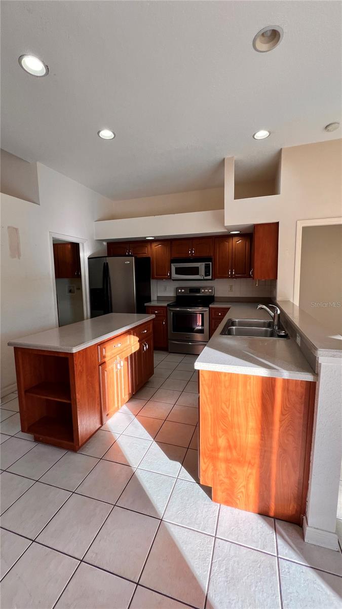 SPRING HILL - Residential