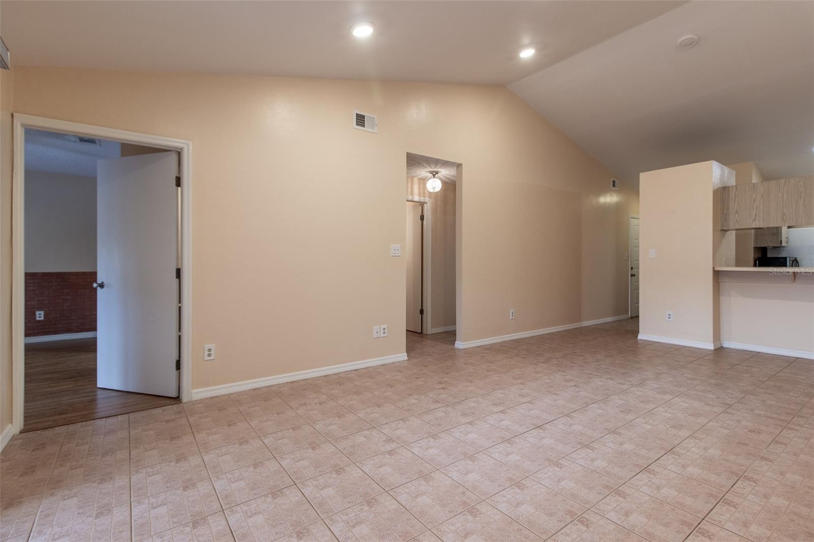 VILLAS/BELLEVIEW - Residential