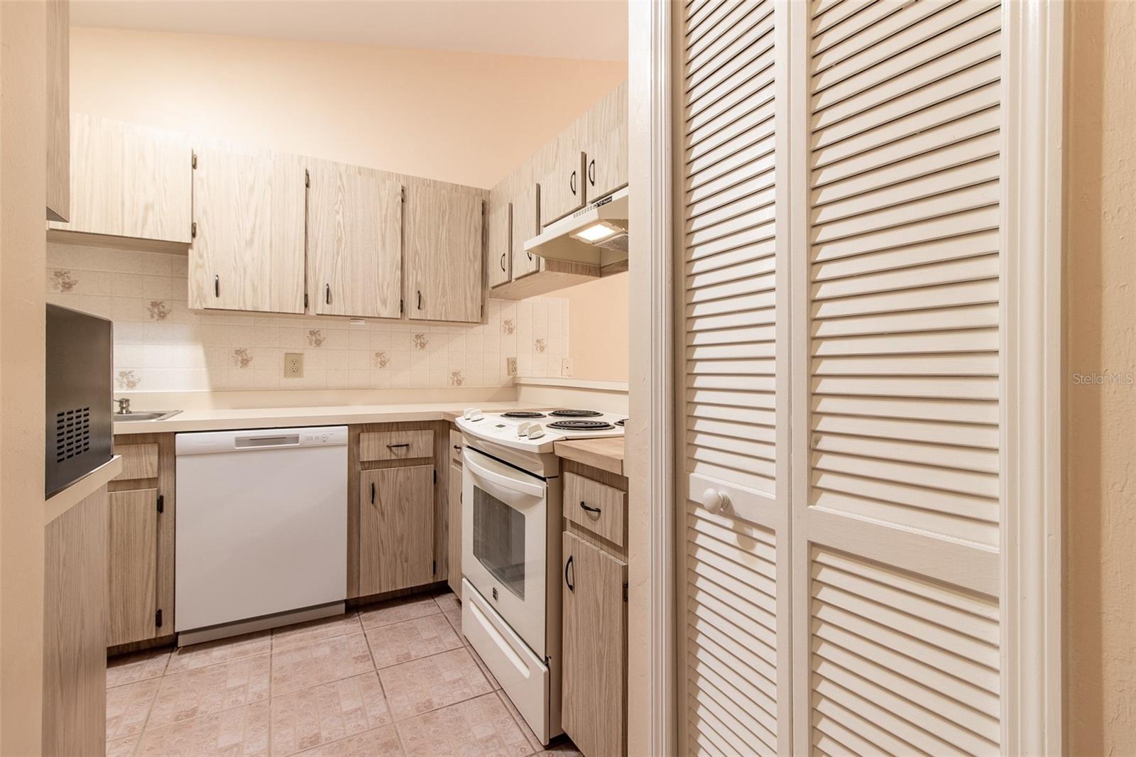 VILLAS/BELLEVIEW - Residential