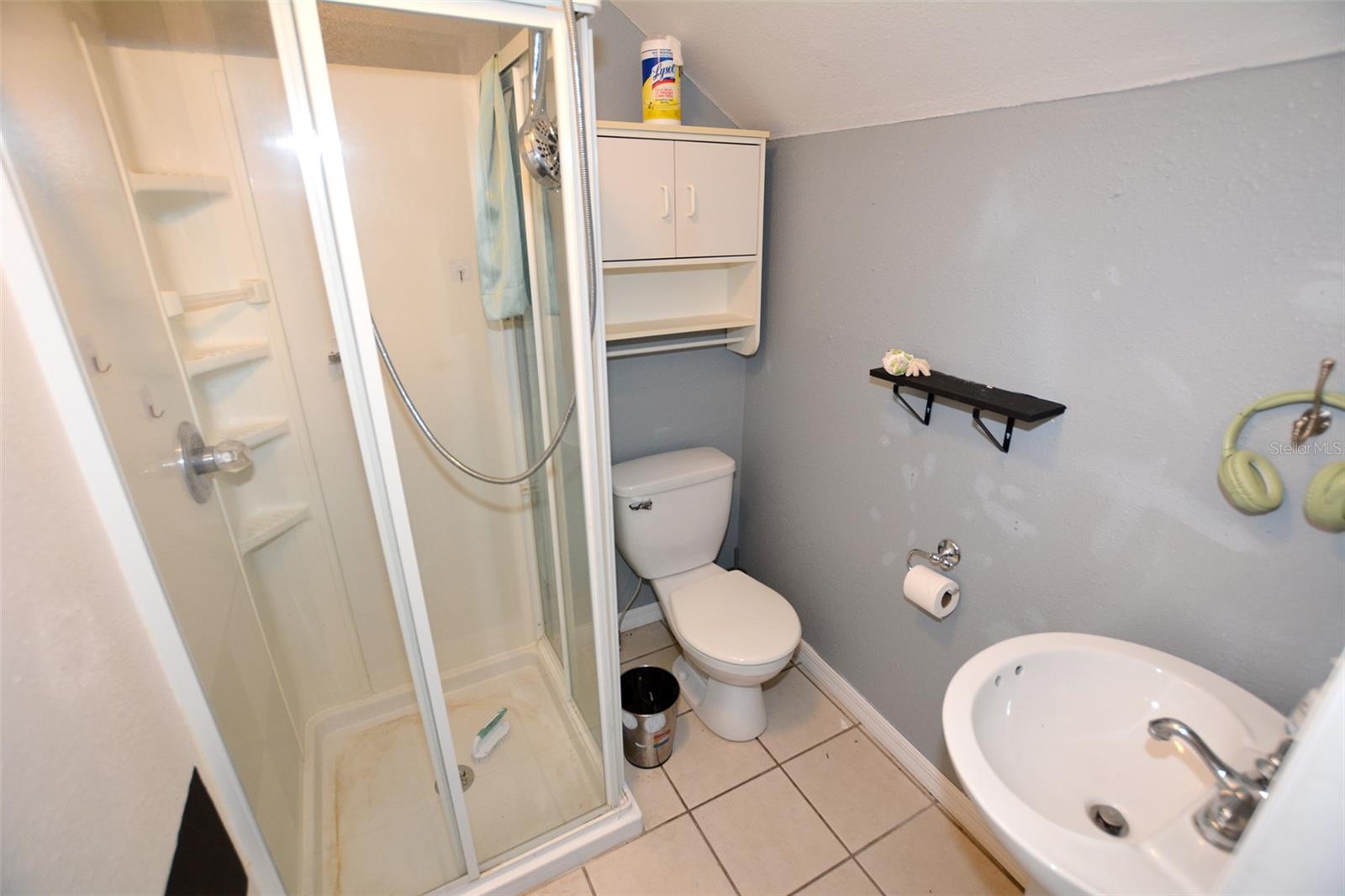 HALLAM & CO SUB - Residential