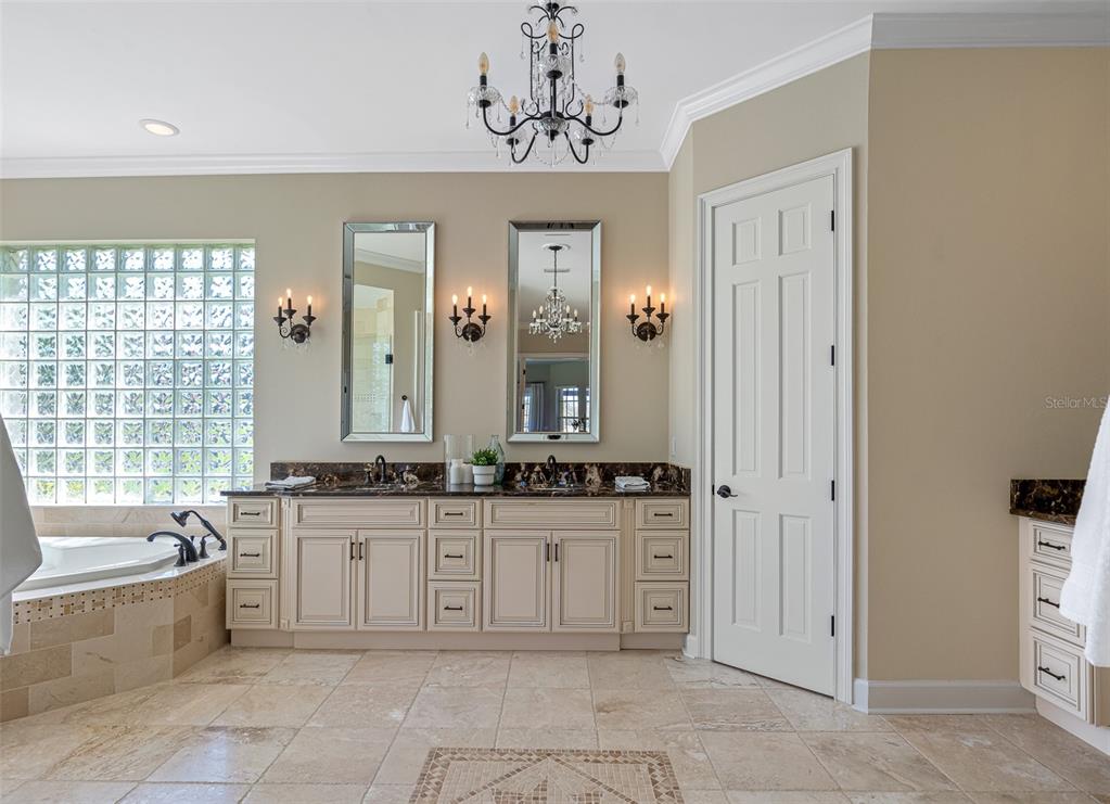 CHEVAL POLO & GOLF CL PHAS - Residential