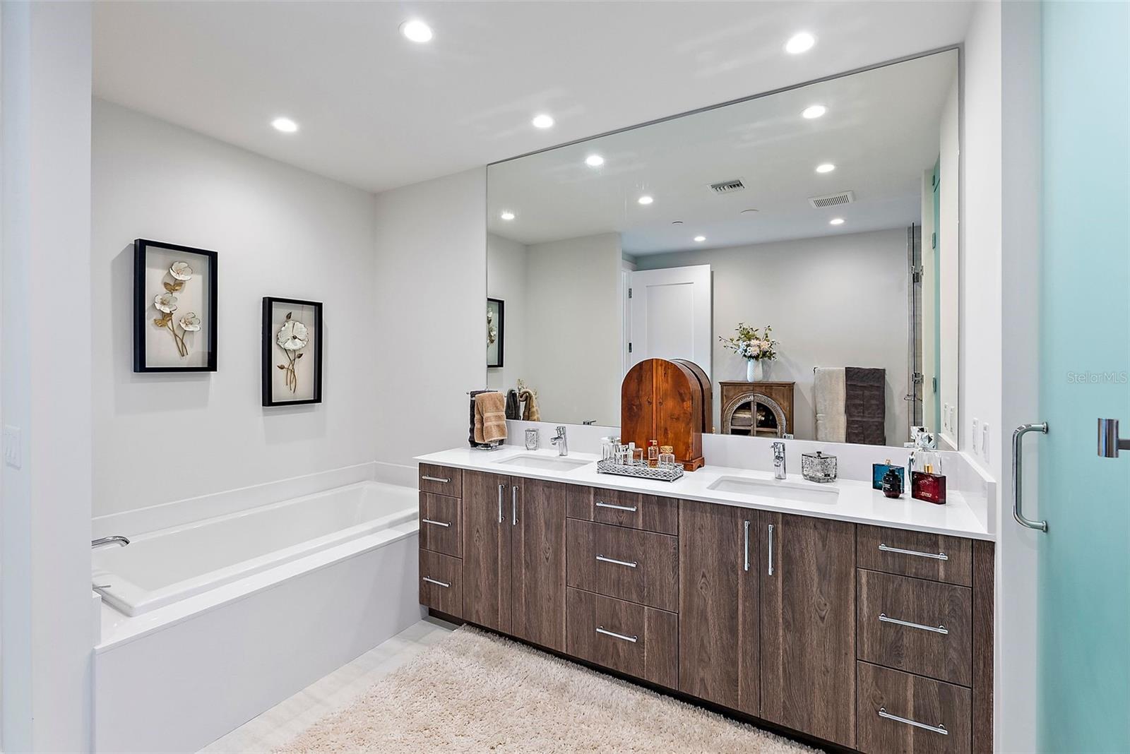 SALTAIRE ST PETERSBURG - Residential